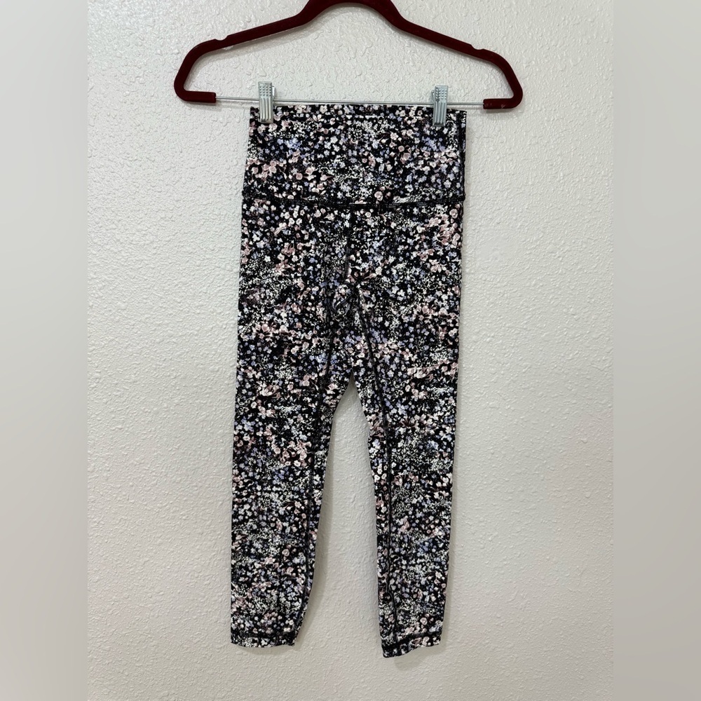 Lululemon Crop 23" Size 4 Venture Floral Leggings - Picture 1 of 8